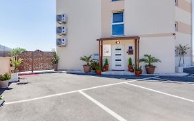 Oliva Vallis Apartments